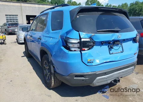 2025 Honda Pilot Trailsport из США, поврежденный, VIN 5FNYG1H66SB078977